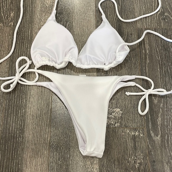 Ribbed bikini - Picture 2 of 4